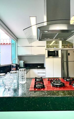 Casa à venda com 90m², 4 quartos e 3 vagas Casa à venda com 90m², 4 quartos e 3 vagasCozinha
