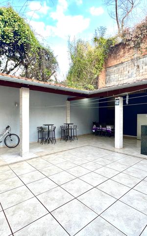 Casa à venda com 90m², 4 quartos e 3 vagas Casa à venda com 90m², 4 quartos e 3 vagasQuintal