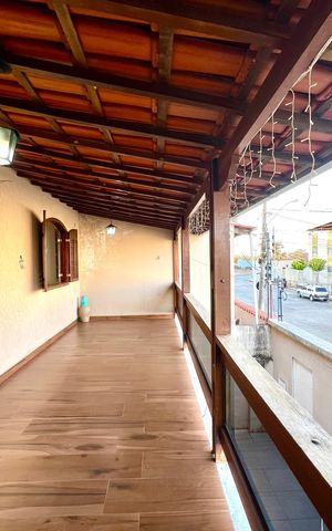 Casa à venda com 90m², 4 quartos e 3 vagas Casa à venda com 90m², 4 quartos e 3 vagasVaranda