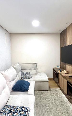 Casa à venda com 90m², 4 quartos e 3 vagas Casa à venda com 90m², 4 quartos e 3 vagasSala