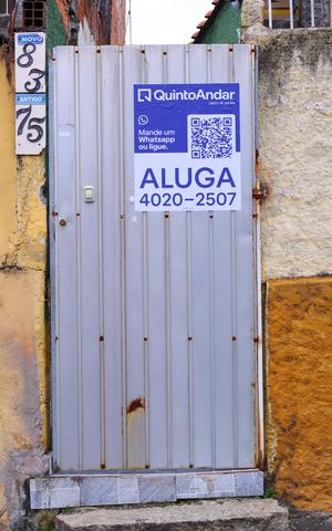 Casa para alugar com 65m², 2 quartos e sem vagaPlaca GRANDE instalada no portão do imóvel, dia 11.08.2026 - Código SWRM-1331