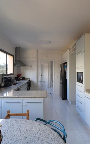 Apartamento à venda com 192m², 3 quartos e 2 vagasCozinha