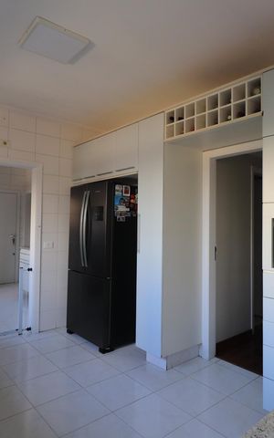 Apartamento à venda com 192m², 3 quartos e 2 vagasCozinha