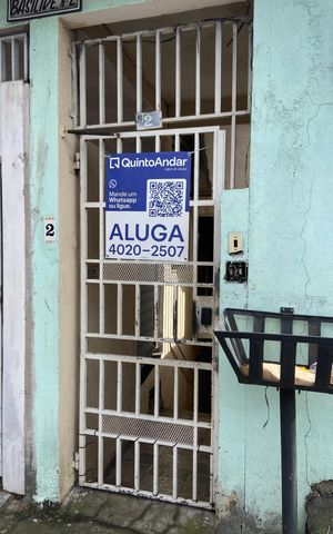 Casa para alugar com 380m², 2 quartos e sem vaga Casa para alugar com 380m², 2 quartos e sem vagaFachada com placa