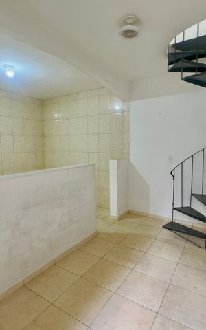 Casa à venda com 65m², 2 quartos e 1 vaga Casa à venda com 65m², 2 quartos e 1 vagaSala