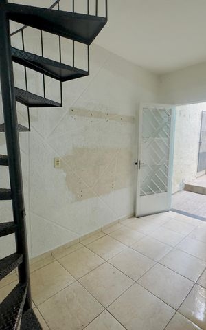 Casa à venda com 65m², 2 quartos e 1 vaga Casa à venda com 65m², 2 quartos e 1 vagaSala