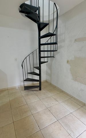 Casa à venda com 65m², 2 quartos e 1 vaga Casa à venda com 65m², 2 quartos e 1 vagaSala