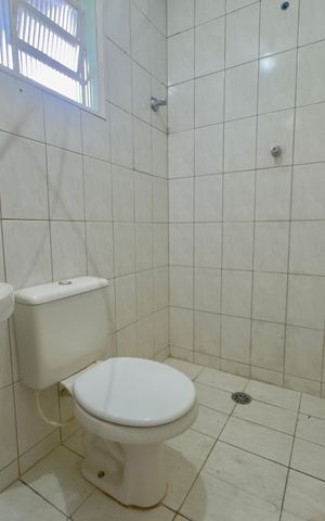 Casa à venda com 65m², 2 quartos e 1 vaga Casa à venda com 65m², 2 quartos e 1 vagaBanheiro 1