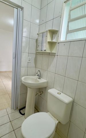 Casa à venda com 65m², 2 quartos e 1 vaga Casa à venda com 65m², 2 quartos e 1 vagaBanheiro 1