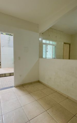 Casa à venda com 65m², 2 quartos e 1 vaga Casa à venda com 65m², 2 quartos e 1 vagaSala
