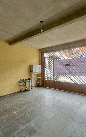 Casa à venda com 65m², 2 quartos e 1 vaga Casa à venda com 65m², 2 quartos e 1 vagaGaragem