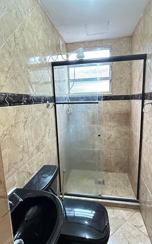 Apartamento para alugar com 55m², 2 quartos e sem vagaBanheiro