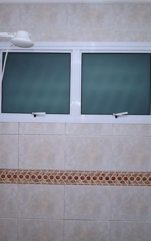 Casa à venda com 328m², 3 quartos e 8 vagasBanheiro 2