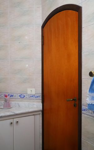 Casa à venda com 328m², 3 quartos e 8 vagasBanheiro 1 - Suíte