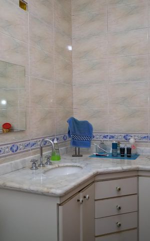 Casa à venda com 328m², 3 quartos e 8 vagasBanheiro 1 - Suíte