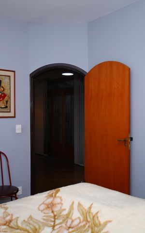 Casa à venda com 328m², 3 quartos e 8 vagasQuarto 3