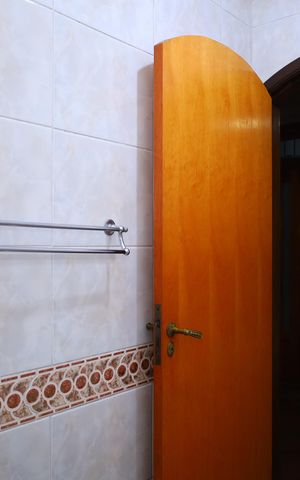 Casa à venda com 328m², 3 quartos e 8 vagasBanheiro 2