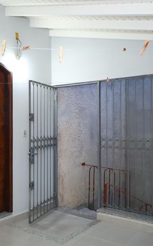 Casa à venda com 328m², 3 quartos e 8 vagasSótão