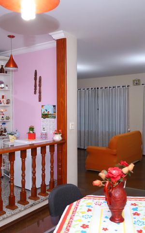 Casa à venda com 328m², 3 quartos e 8 vagasSala