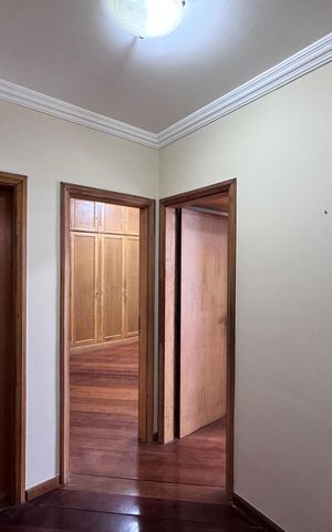 Apartamento à venda com 163m², 3 quartos e 2 vagasHall Dormitórios