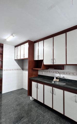 Apartamento à venda com 163m², 3 quartos e 2 vagasCozinha e Área de Serviço
