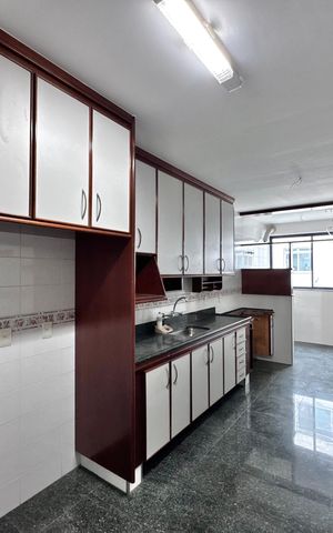 Apartamento à venda com 163m², 3 quartos e 2 vagasCozinha e Área de Serviço