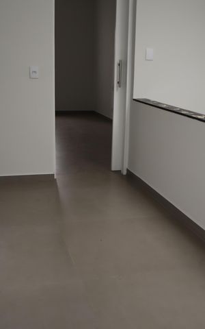 Casa à venda com 132m², 4 quartos e 2 vagasCorredor piso superior