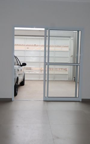 Casa à venda com 132m², 4 quartos e 2 vagasSala