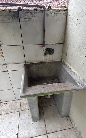 Casa para alugar com 55m², 2 quartos e 1 vagaÁrea de Serviço