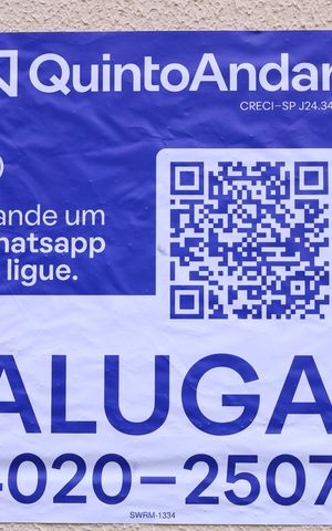 Apartamento para alugar com 52m², 2 quartos e 1 vagaPlaca GRANDE instalada na fachada do condomínio, dia 10.08.2026 - Código da placa: SWRM-1334