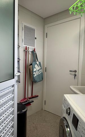 Apartamento para alugar com 100m², 3 quartos e 2 vagas Apartamento para alugar com 100m², 3 quartos e 2 vagasÁrea de Serviço