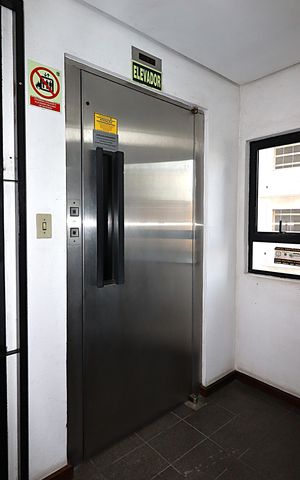 Apartamento para alugar com 80m², 2 quartos e sem vagaÁrea comum - Elevador
