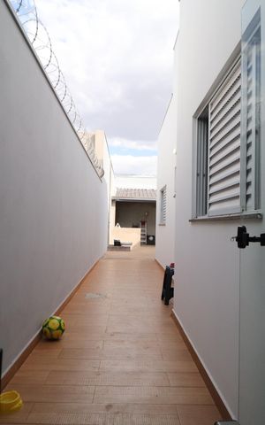 Casa para alugar com 150m², 2 quartos e 2 vagasCorredor