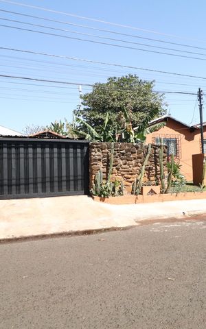Casa para alugar com 630m², 3 quartos e 3 vagasFachada