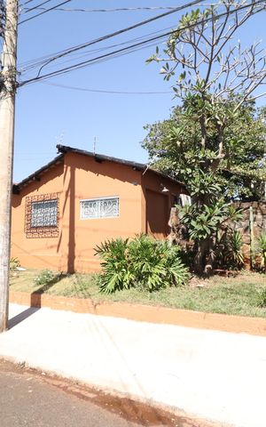 Casa para alugar com 630m², 3 quartos e 3 vagasFachada