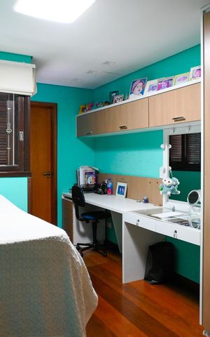 Casa à venda com 201m², 3 quartos e 4 vagas Casa à venda com 201m², 3 quartos e 4 vagasQuarto 2 - Suite