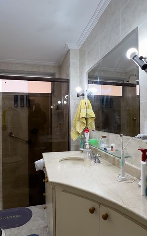 Apartamento à venda com 147m², 4 quartos e 2 vagas Apartamento à venda com 147m², 4 quartos e 2 vagasBanheiro