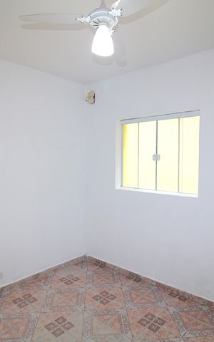 Casa para alugar com 60m², 1 quarto e sem vagaSala / Quarto