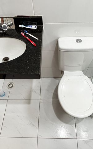 Apartamento para alugar com 89m², 2 quartos e 1 vaga Apartamento para alugar com 89m², 2 quartos e 1 vagaBanheiro da Suíte