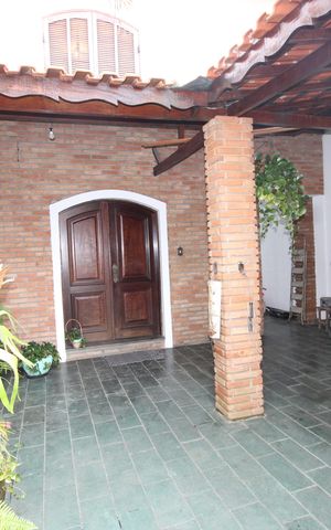 Casa para alugar com 182m², 4 quartos e 2 vagasGaragem