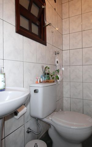 Casa para alugar com 182m², 4 quartos e 2 vagasLavabo