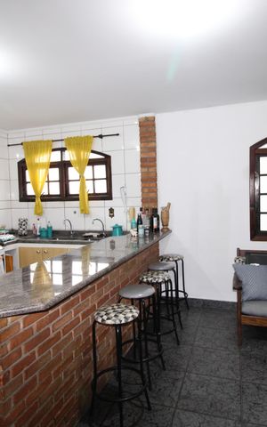Casa para alugar com 182m², 4 quartos e 2 vagasCozinha