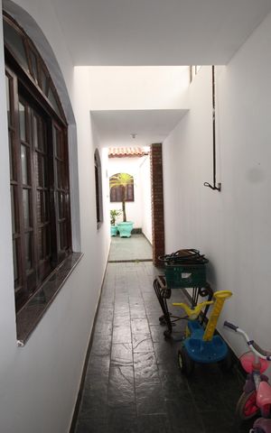 Casa para alugar com 182m², 4 quartos e 2 vagasCorredor