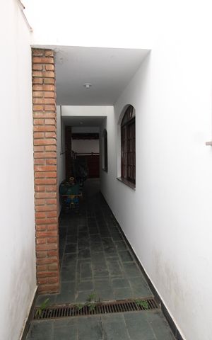 Casa para alugar com 182m², 4 quartos e 2 vagasCorredor
