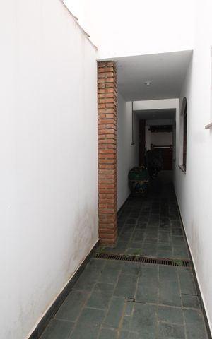 Casa para alugar com 182m², 4 quartos e 2 vagasCorredor