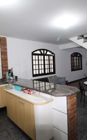 Casa para alugar com 182m², 4 quartos e 2 vagasCozinha