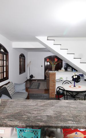 Casa para alugar com 182m², 4 quartos e 2 vagasCozinha