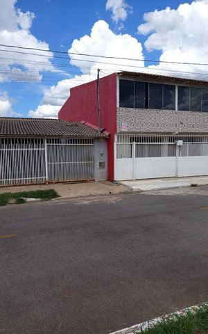 Casa à venda com 150m², 4 quartos e 2 vagas