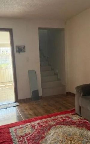 Casa à venda com 150m², 4 quartos e 2 vagas Casa à venda com 150m², 4 quartos e 2 vagasSala
