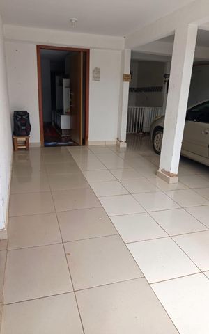 Casa à venda com 150m², 4 quartos e 2 vagas Casa à venda com 150m², 4 quartos e 2 vagasGaragem